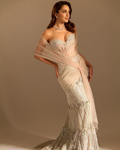 அழகூரில் பூத்தவள்.. கியரா அத்வானி!